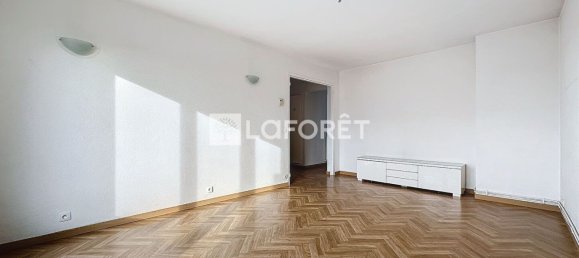 2 bedrooms Apartment in Champigny-sur-Marne, France No. 134741 3