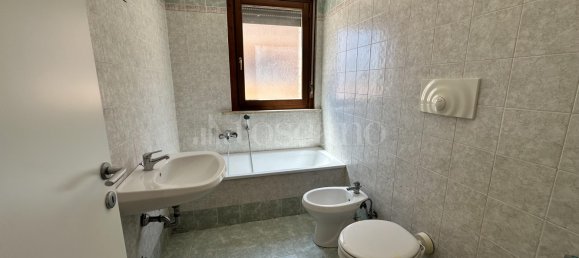 3-salle Appartement à Fiumicino, Italy No. 285121 13