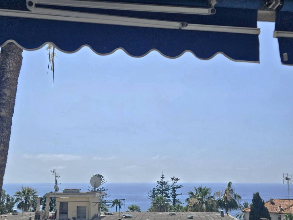 2 bedrooms Apartment in Sanremo, Italy No. 273979