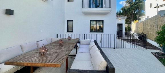 Villa de 5 dormitorios en Marbella, Spain No. 24699 2