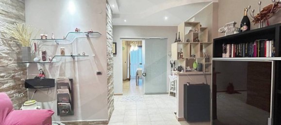 Apartamento de 3 habitaciónes en Bitetto, Italy No. 20022 11