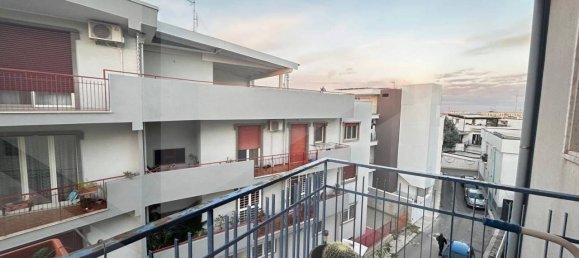 Apartamento de 3 habitaciónes en Bitetto, Italy No. 20022 24