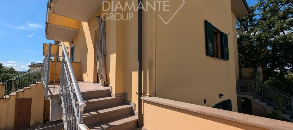 Dúplex de 3 habitaciónes en Castiglione del Lago, Italy No. 233131 4