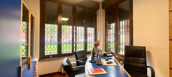 4 rooms Apartment in Milan, Italy No. 249320 3