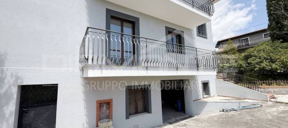 Villa de 4 dormitorios en Mascalucia, Italy No. 326606 2