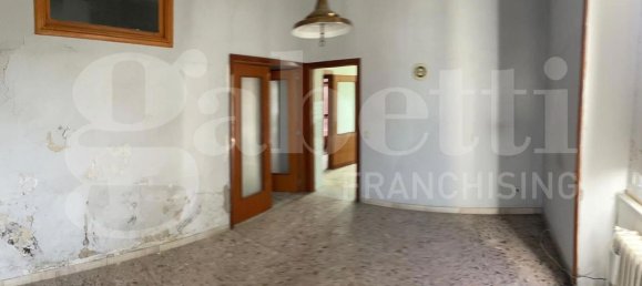 6 rooms House in Sessa Aurunca, Italy No. 32929 6