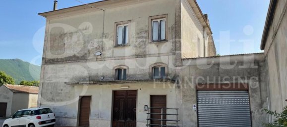 6 rooms House in Sessa Aurunca, Italy No. 32929 2