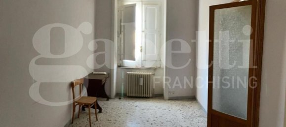 6 rooms House in Sessa Aurunca, Italy No. 32929 7