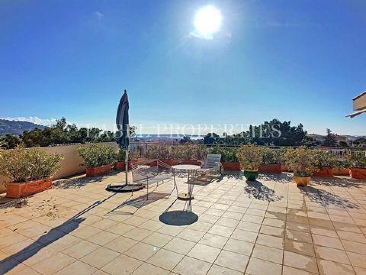 Кондоминиум  с 2 спальнями в Ле Канне, Франция № 11494