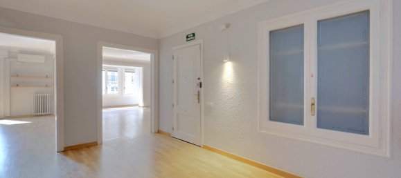 5 bedrooms Apartment in Eixample, Spain No. 177805 2