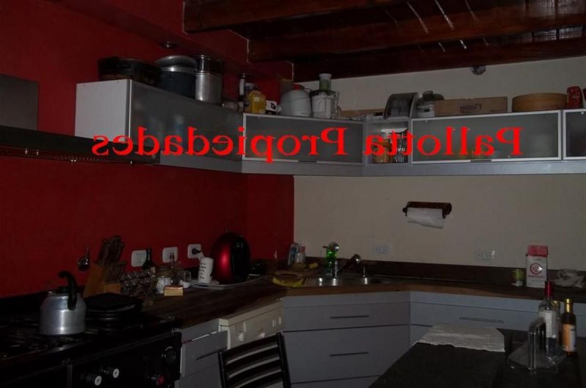 4 bedrooms House in Escobar, Argentina No. 8979