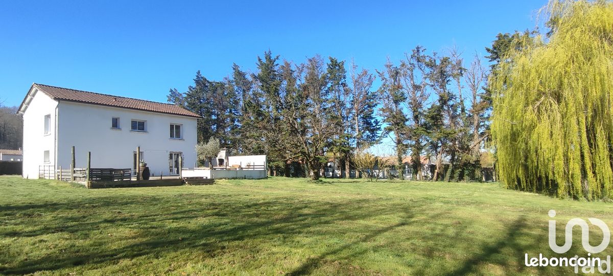 4 bedrooms House in Brizambourg, France No. 103203