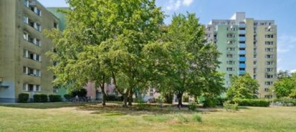 2 rooms Apartment in Falkenhagener Feld, Germany No. 59835 2