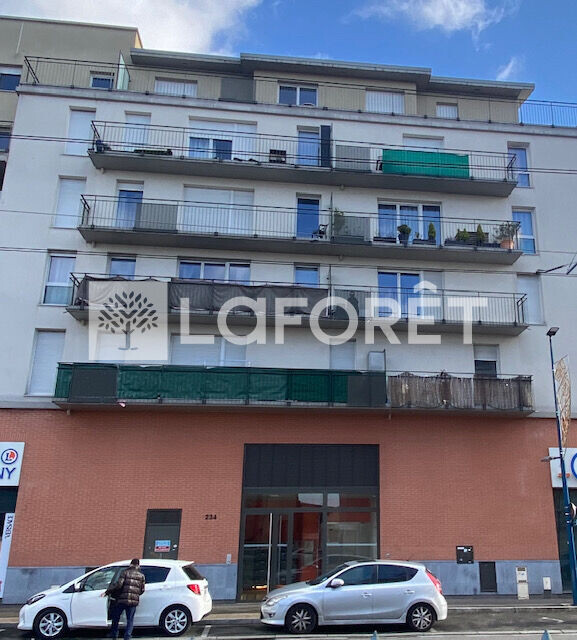 2 chambres Appartement à Bobigny, France No. 185113