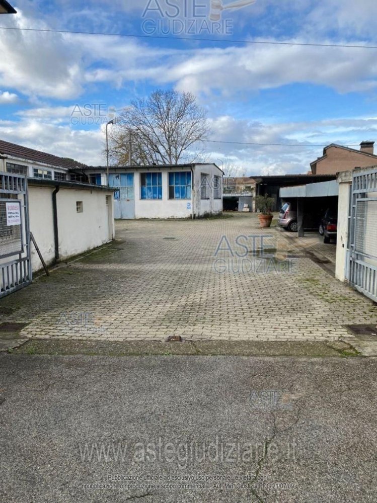 2854m² Commercial property in Ponsacco, Italy No. 48840