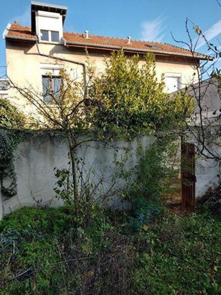 Studio à condo à Reims, France No. 33102