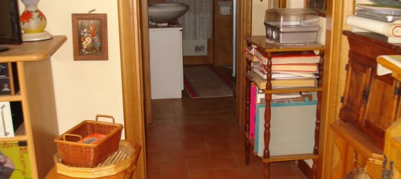 3-salle Appartement à Serra Riccò, Italy No. 222149 9