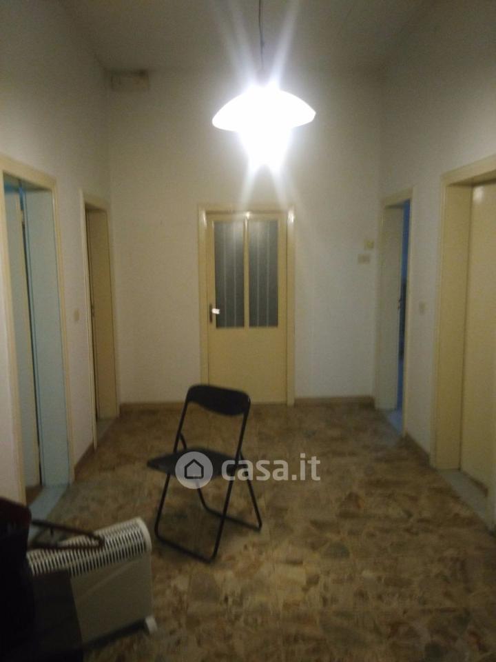 Дом с 8 комнатами в Пистоя, Италия № 238106