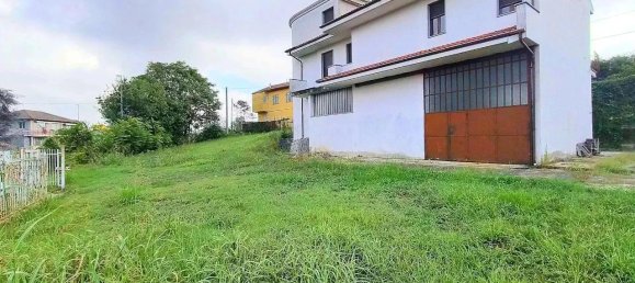 5 rooms Villa in Cuneo, Italy No. 232336 4