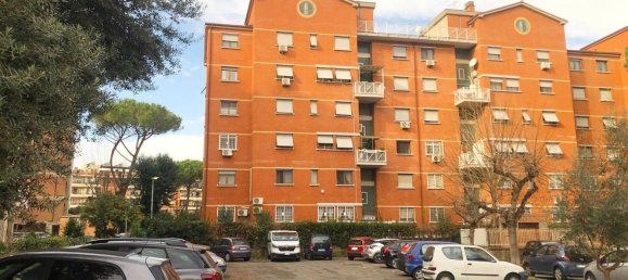 3 rooms Apartment in Rome, Italy No. 166306 2