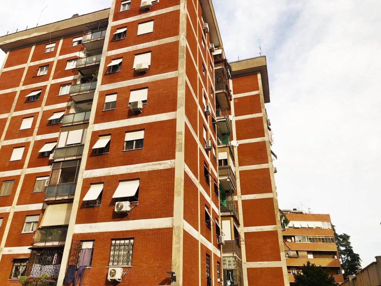 3 rooms Apartment in Rome, Italy No. 166306