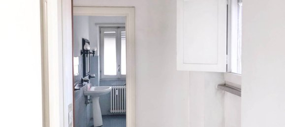 3 rooms Apartment in Rome, Italy No. 166306 27