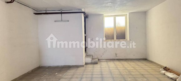 105m² Warehouse in Pollena Trocchia, Italy No. 63730 2