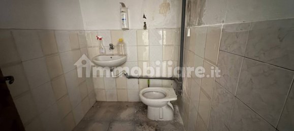 105m² Warehouse in Pollena Trocchia, Italy No. 63730 5