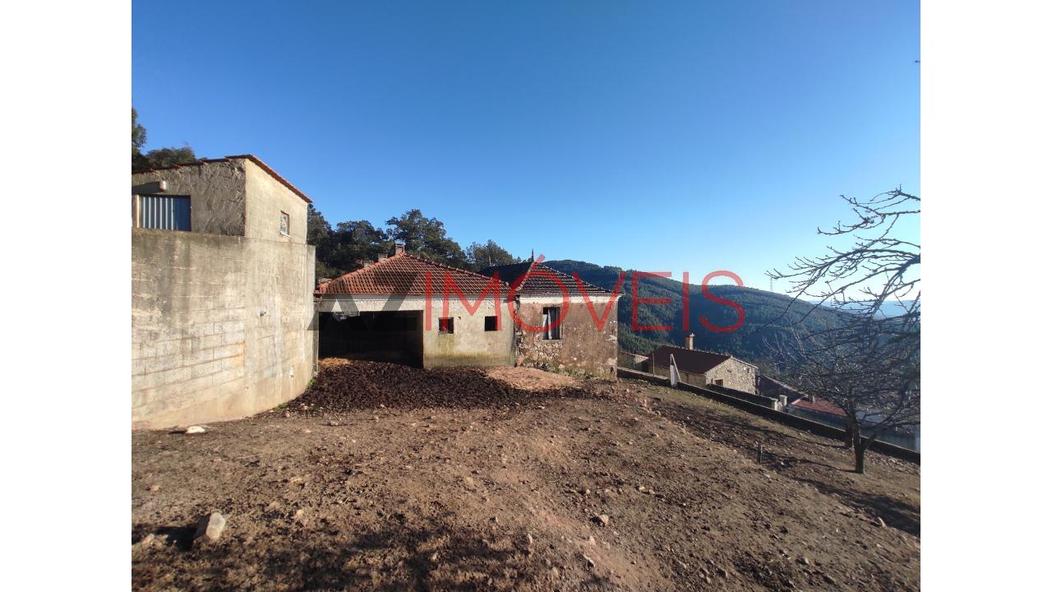 3 bedrooms House in Cumeeira, Portugal No. 203030