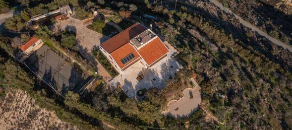 6 bedrooms House in Agios Athanasios, Cyprus No. 7099 6