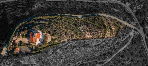 6 bedrooms House in Agios Athanasios, Cyprus No. 7099 7