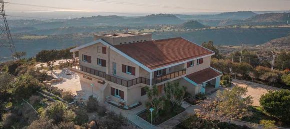 6 bedrooms House in Agios Athanasios, Cyprus No. 7099 16