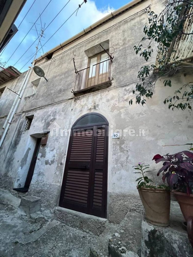 4 bedrooms Apartment in Caulonia, Italy No. 340080