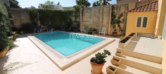 Bungalow de 3 dormitorios en Attard, Malta No. 11253 2