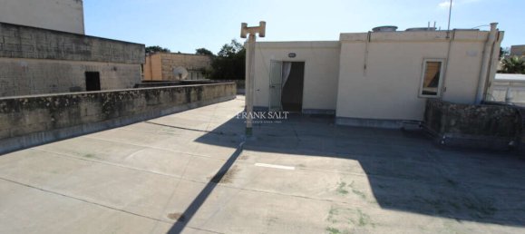 Bungalow de 3 dormitorios en Attard, Malta No. 11253 12