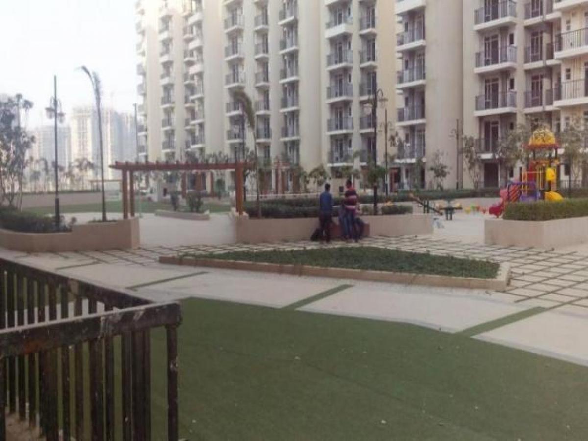 Casa T2 em Noida, India N.º 66685