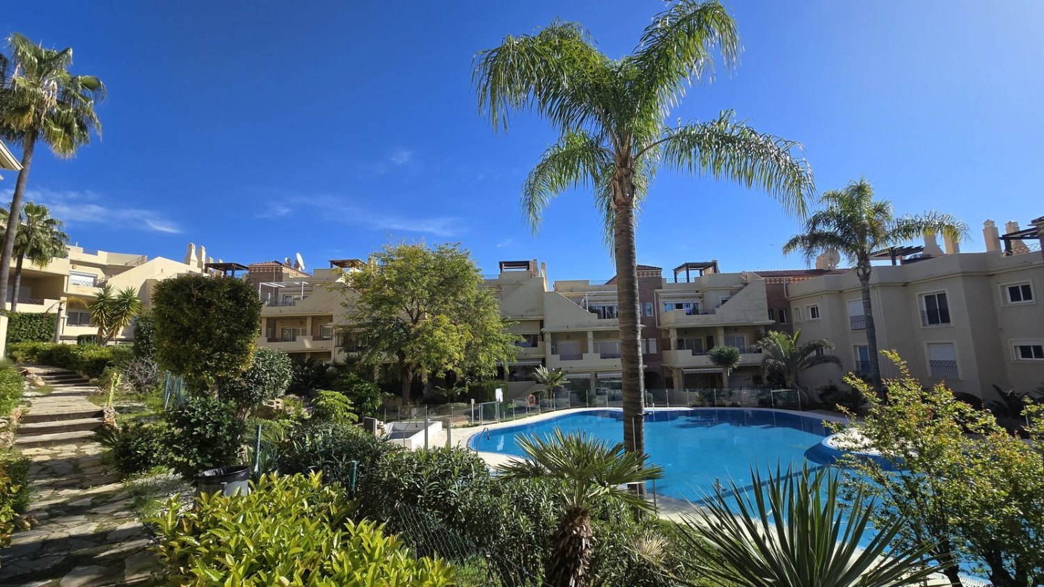 3 chambres Appartement à Estepona, Spain No. 79265