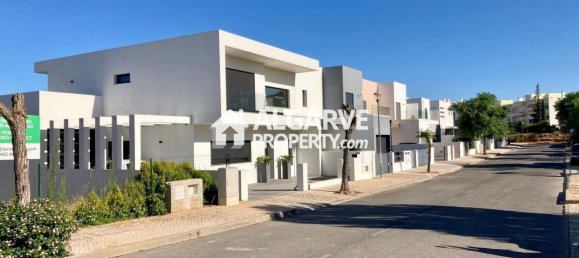 417m² Land in Quarteira, Portugal No. 127947 3