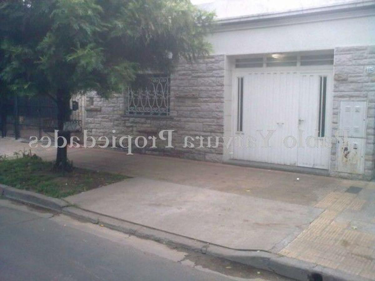 2 bedrooms Apartment in Tres de Febrero, Argentina No. 20028