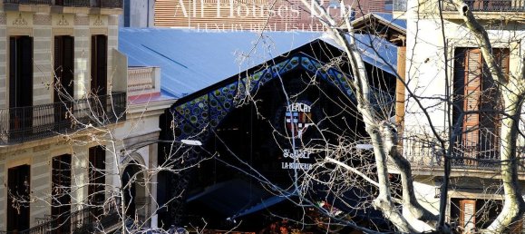 3 Schlafzimmer Wohnung in Ciutat Vella, Spain, Nr. 25644 3