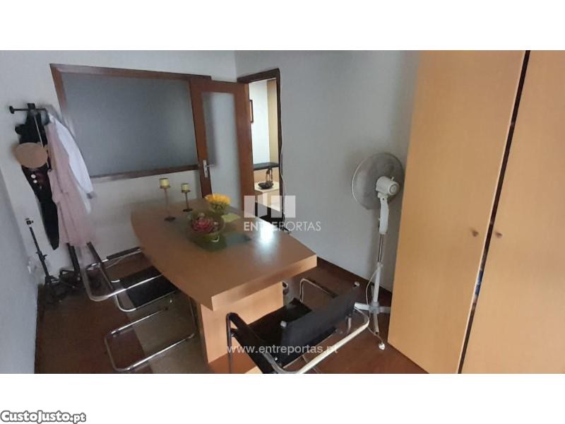  مكتب في Povoa de Varzim, Portugal 56متر مربع رقم 54928