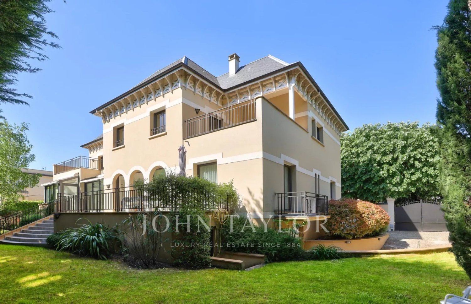 7 غرف نوم فيلا في Saint-Maur-des-Fosses, France رقم 345041