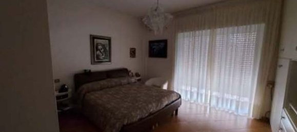 Квартира с 4 комнатами в Рим, Италия № 204582 15