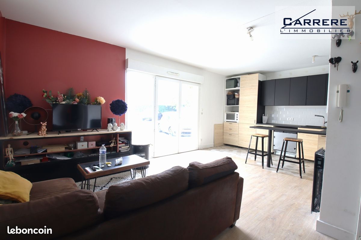 2 bedrooms House in Lormont, France No. 100332