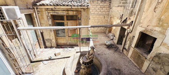 Casa de 10 habitaciónes en Vittoria, Italy No. 301525 4