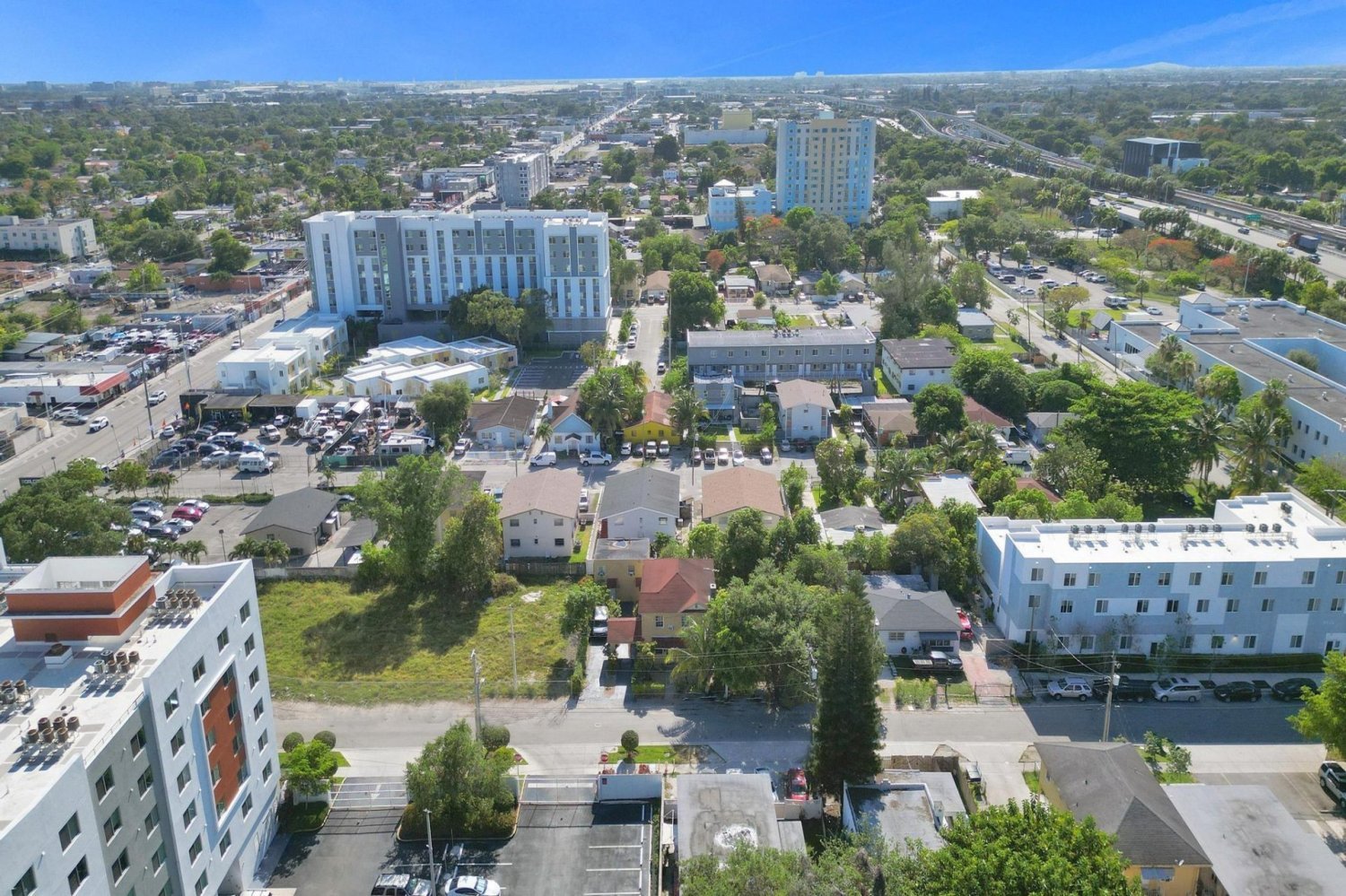 291.71m² Land for sale in Miami, Miami-Dade, Florida, USA № 613900