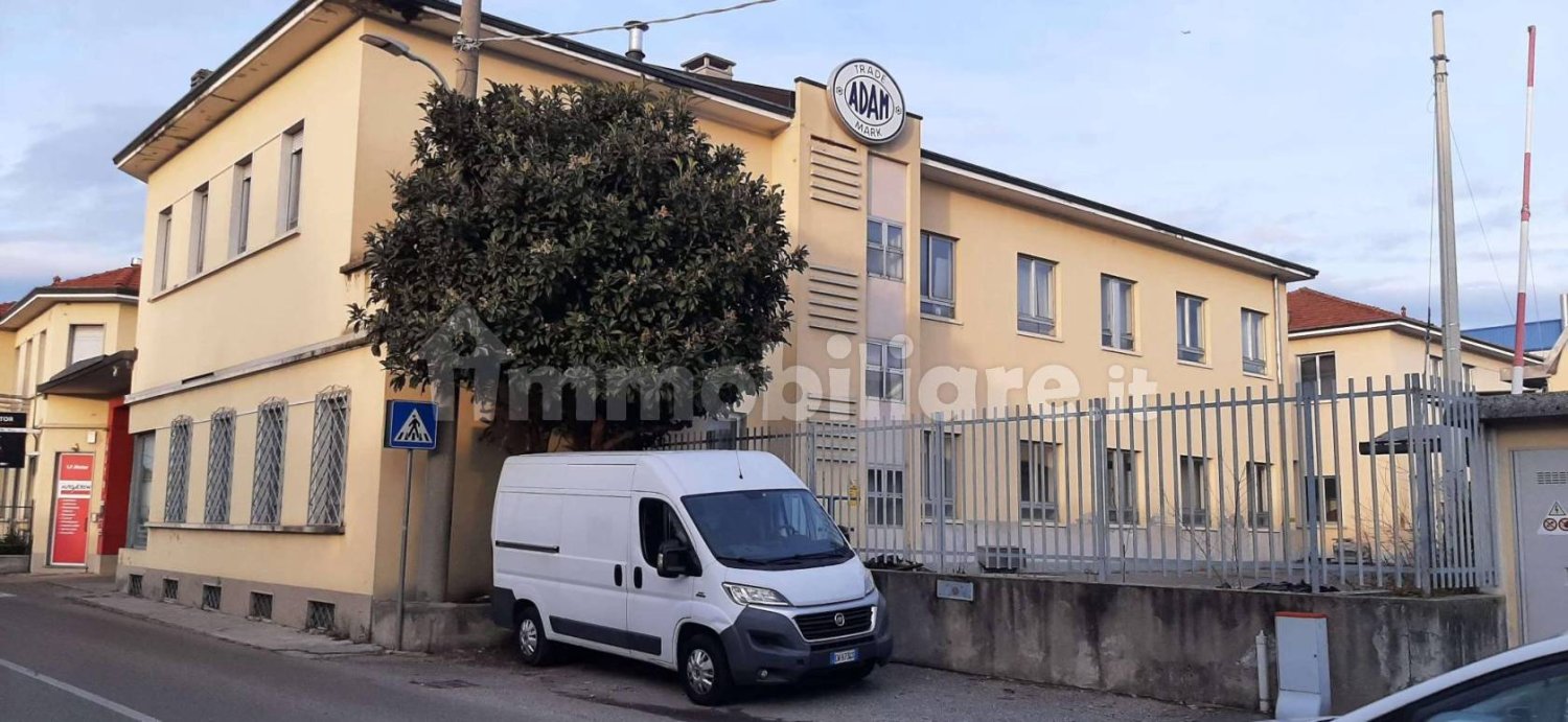 Apartamento T6 em Carnago, Italy N.º 281670