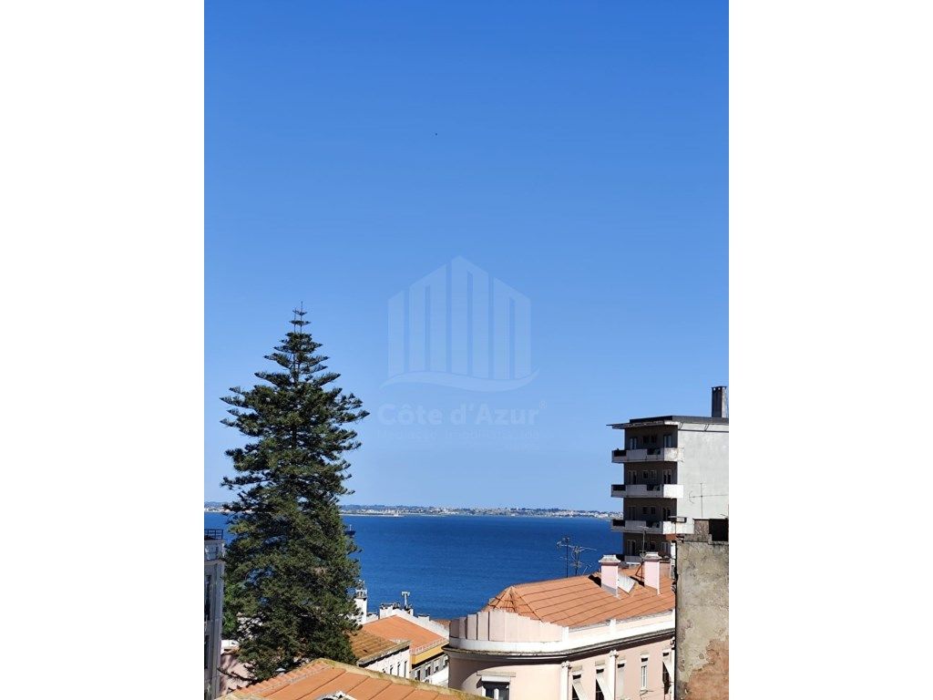 2 bedrooms Apartment in Lisbon, Portugal No. 158557