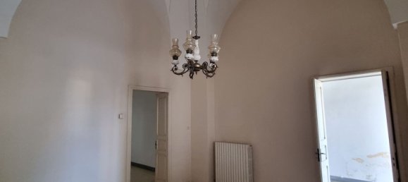 Дом с 8 комнатами в Copertino, Италия № 280299 4