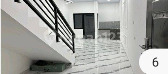 4 bedrooms House in Grogol Petamburan, Indonesia No. 1391 5